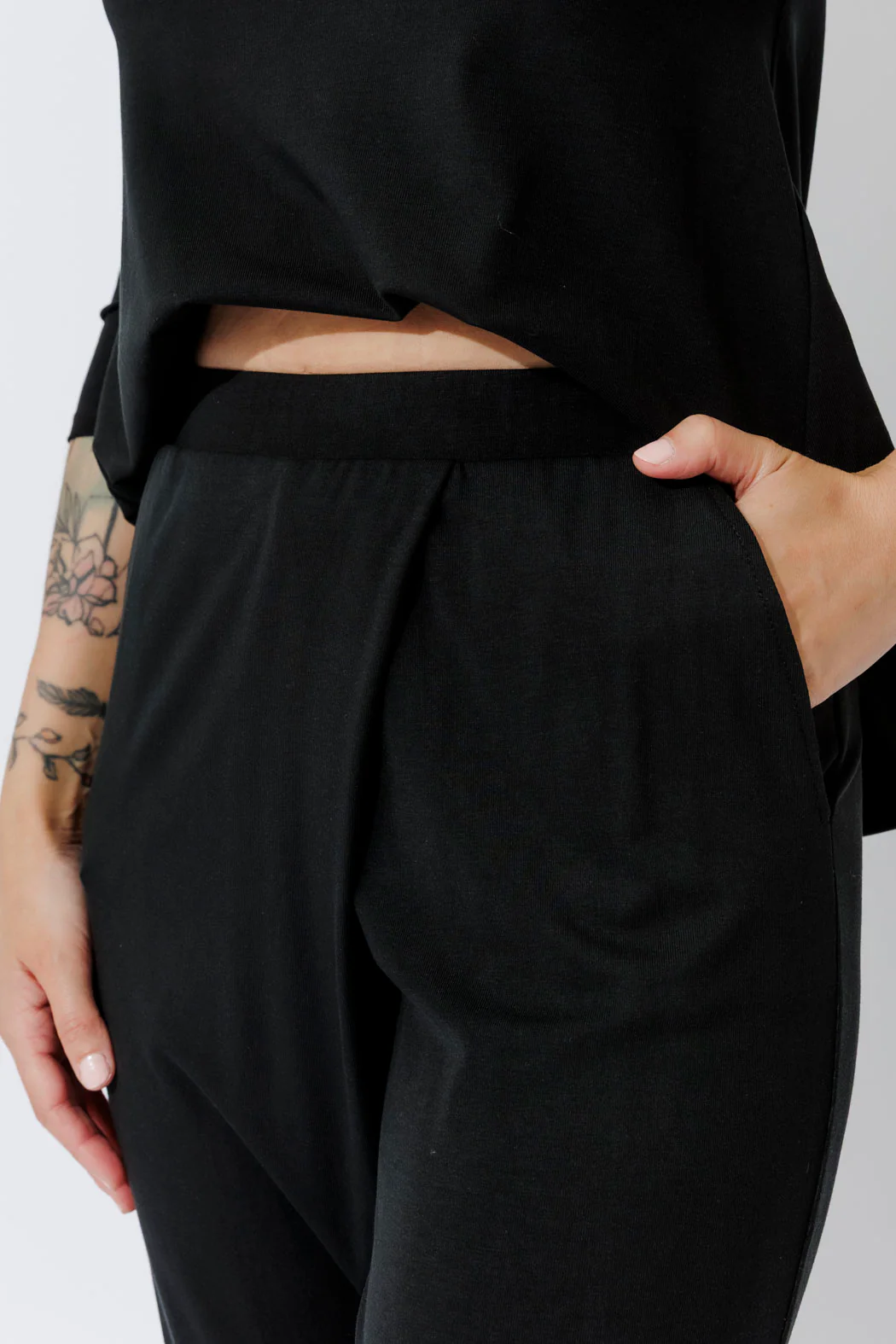Black Tencel Fold Front Pant - Image 4