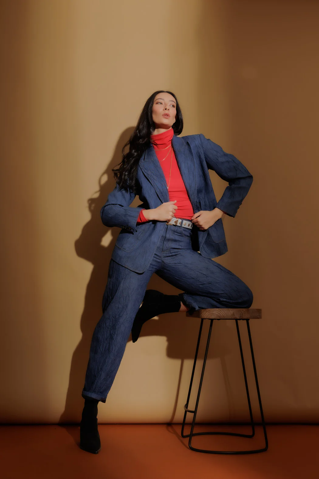 Blue Embossed Denim Barrel Jean - Image 5