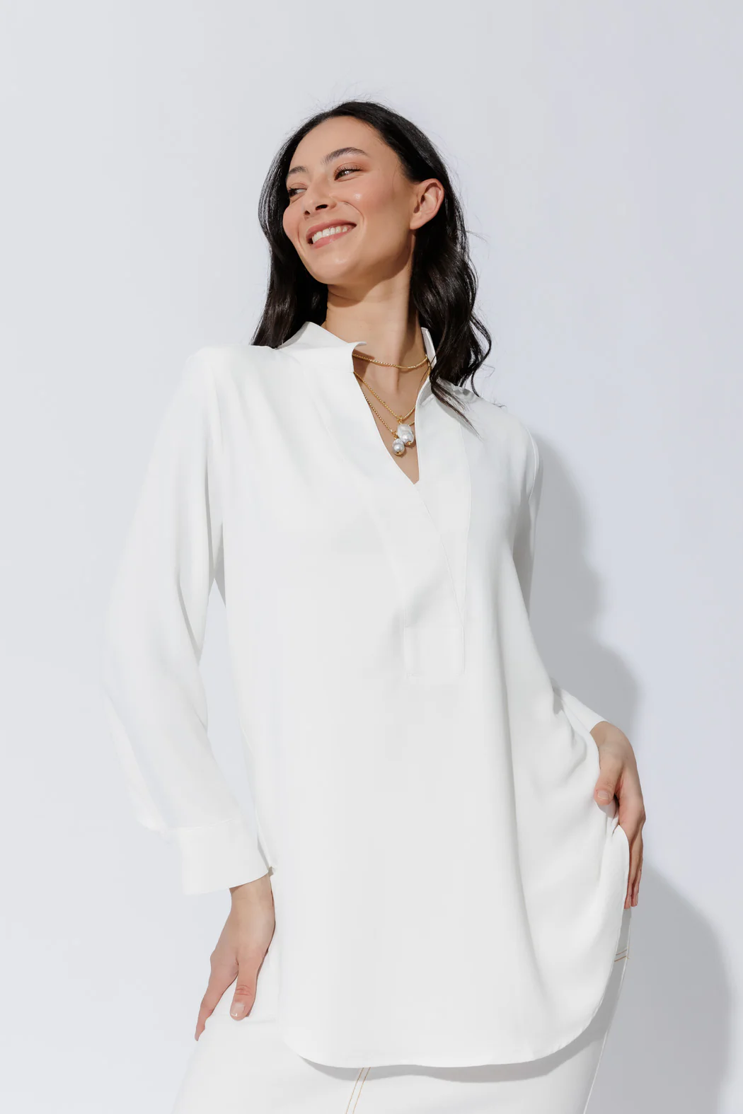 White Luxury Longline Blogger Shirt - Image 3